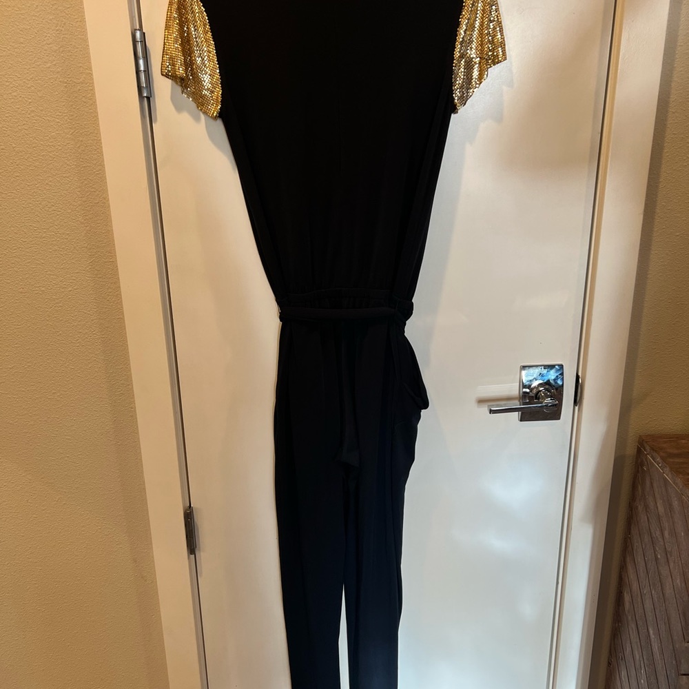 Michael Kors belted navy jumper with pockets. Worn one time. Size XS